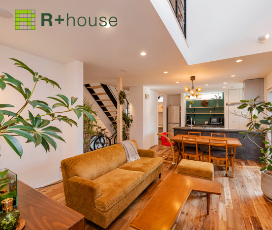 木を活かした北欧風の家